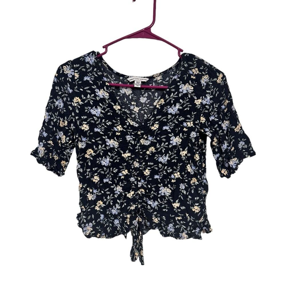 American Eagle Cropped Floral Blouse size XS Elbow Sleeves Black